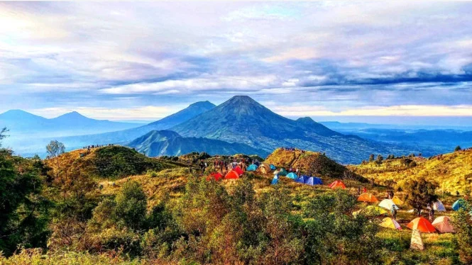 Pesona Budaya Lokal yang Tumbuh di Keindahan Alam Nusantara